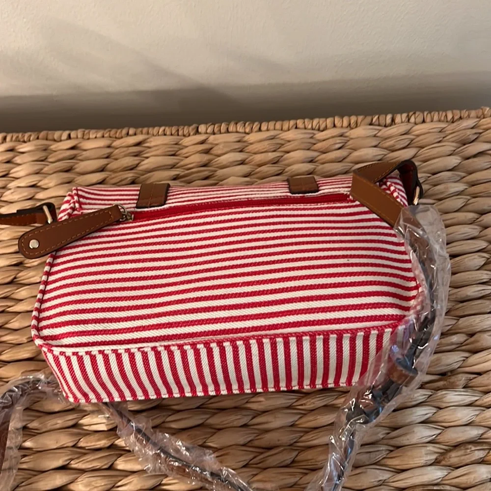 Red and white striped bag brand new. Bought at Vintage Hills Boutique - Picture 2 of 4